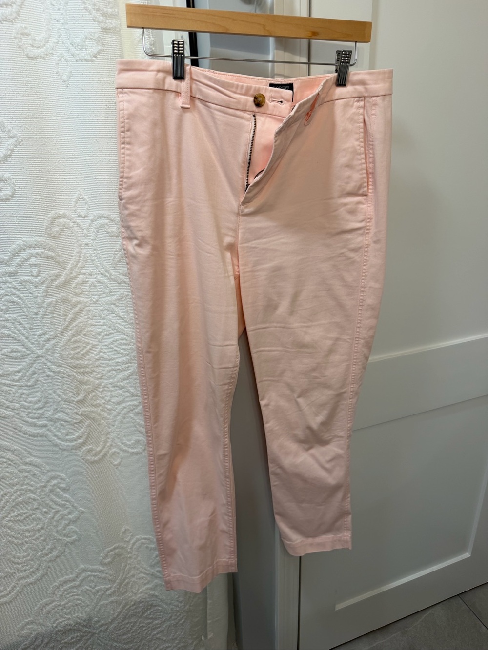Jcrew Women’s light pink chinos - size 10